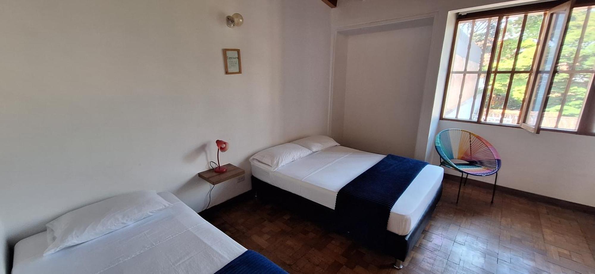 Yolo Hostal *